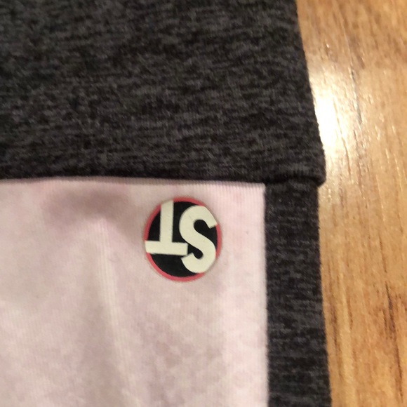 💕Strut this cropped leggings💕 - Picture 2 of 4